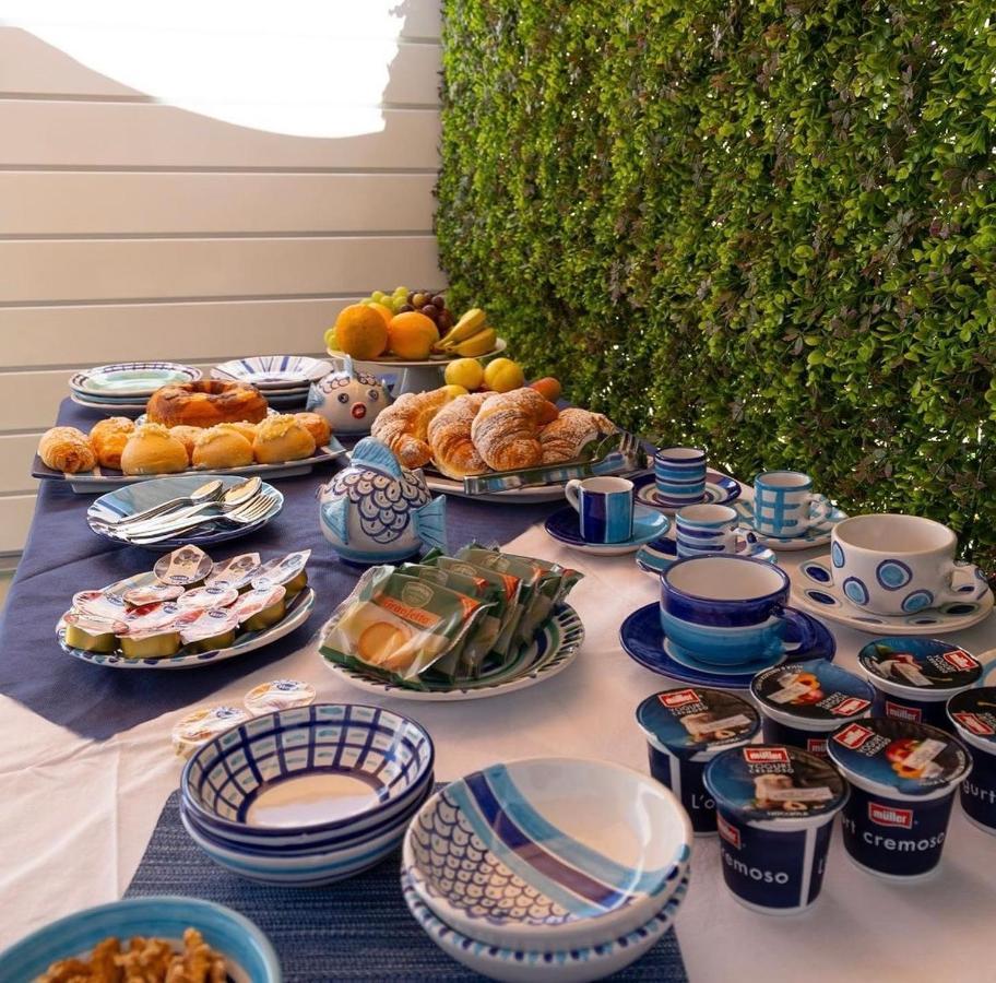 Al Chiaro Di Luna Luxury Suites Amalfi Coast Vietri Buitenkant foto
