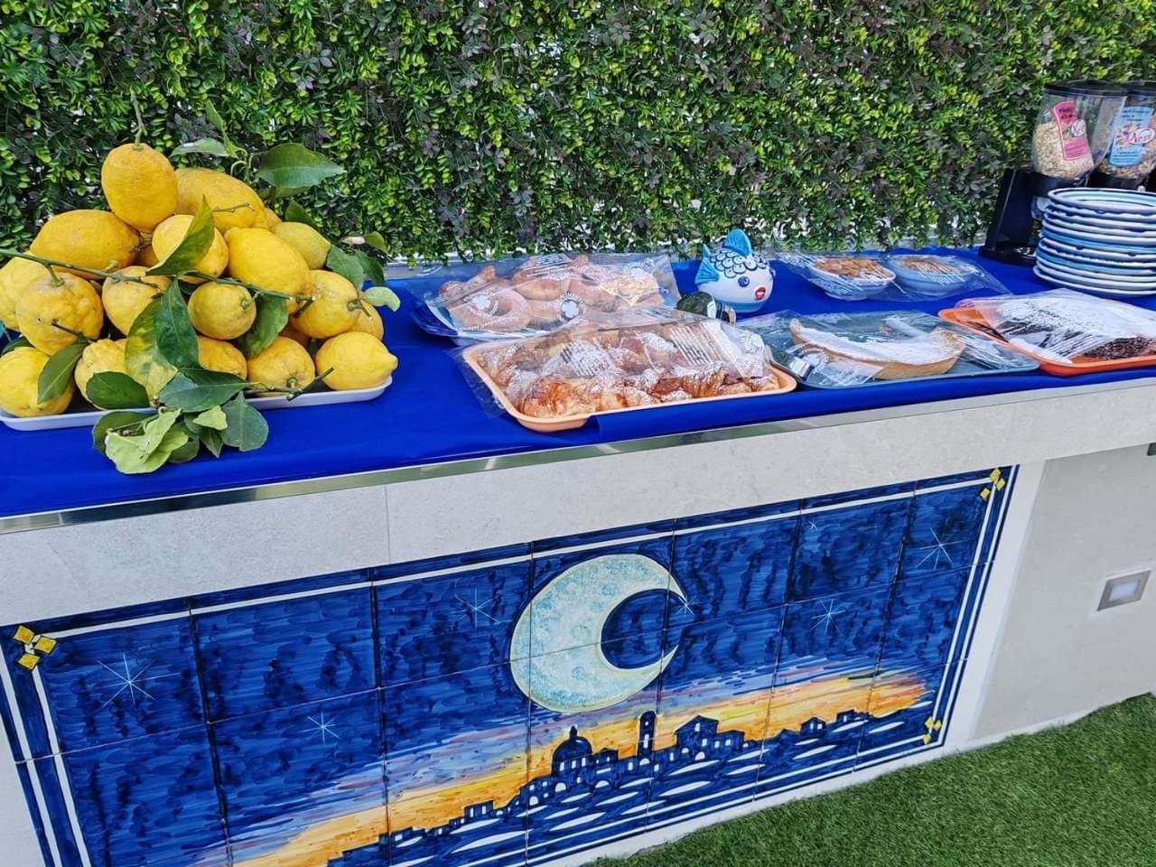 Al Chiaro Di Luna Luxury Suites Amalfi Coast Vietri Buitenkant foto